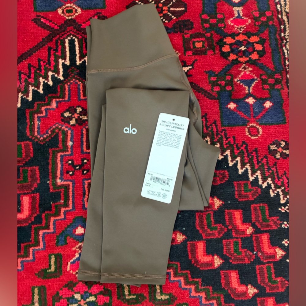 Alo 7/8 High-Waist Airlift Leggings in Espresso - Picture 2 of 9